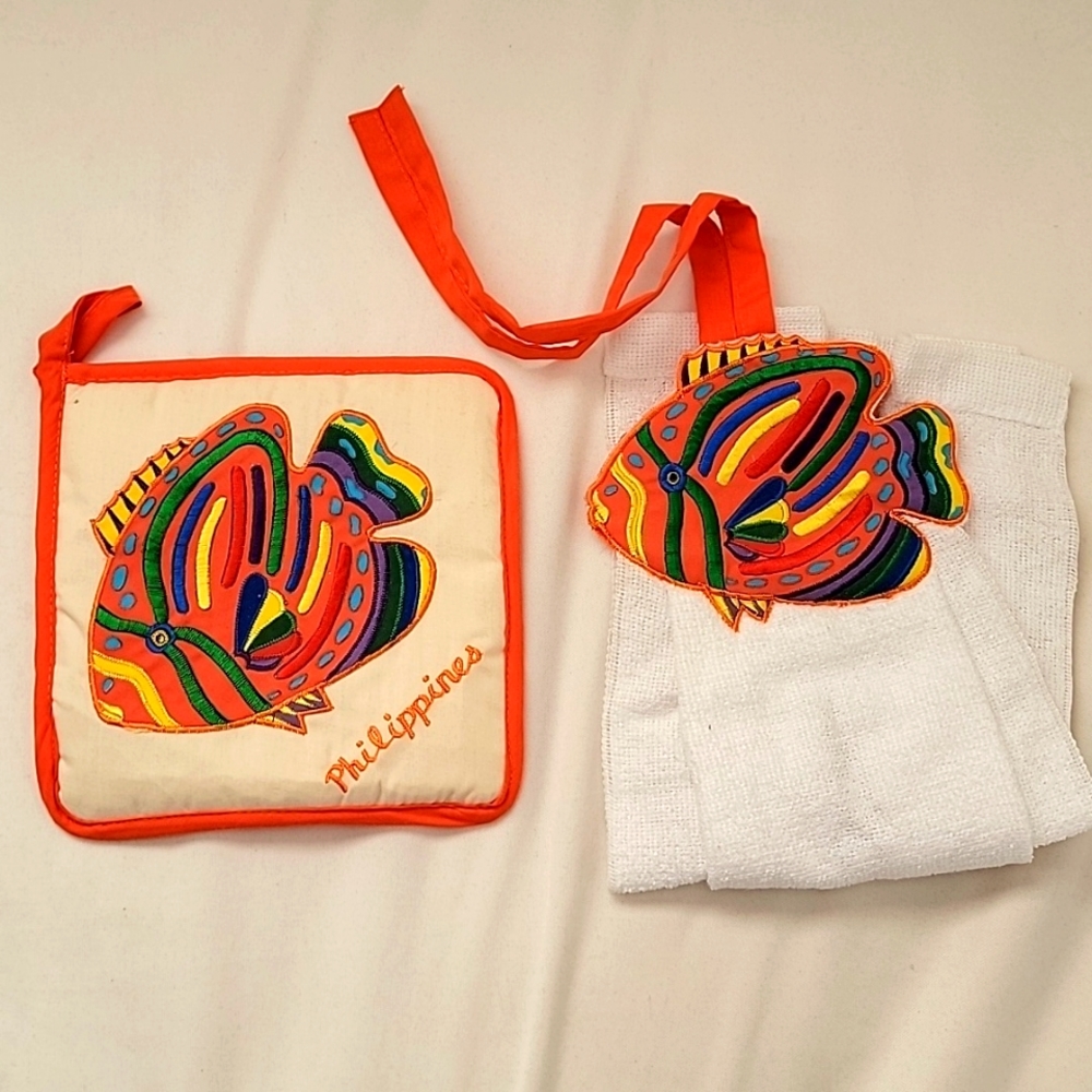 💕FREE WITH BUNDLE* Pot Holder and Kitchen Towel Tropical Fish Nautical Beach